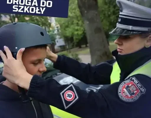 Bezpieczna droga do szkoły: nowe obowiązki i 3600 kasków od PZU i Policji