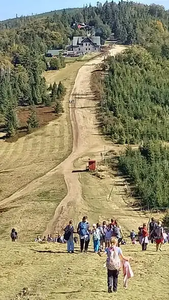 Klasy 4a i 4c zdobyły Klimczok – wycieczka w Beskid Śląski