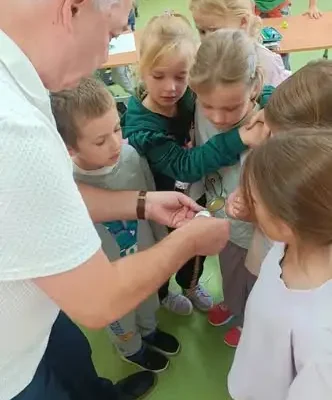 Zegarmistrz w klasie drugiej – niezwykła lekcja w ZSP4 Mikołów