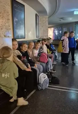 Uczniowie klas 3A i 3B z Orzesza odkrywali kosmos w Planetarium Śląskim