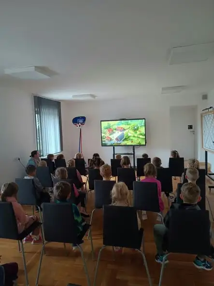 Przedszkolaki z Gostyni odwiedziły bibliotekę w Wyrach przed Nocą Bibliotek