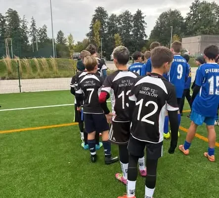 Mikołowscy uczniowie zagrali w turnieju piłki nożnej