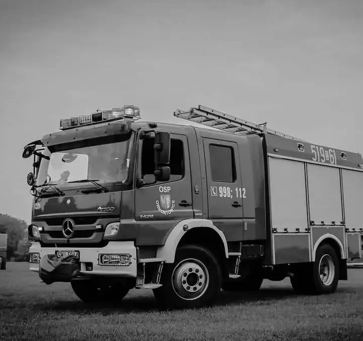 Tragedia w Nisku: dwóch strażaków zginęło podczas gaszenia pożaru magazynu