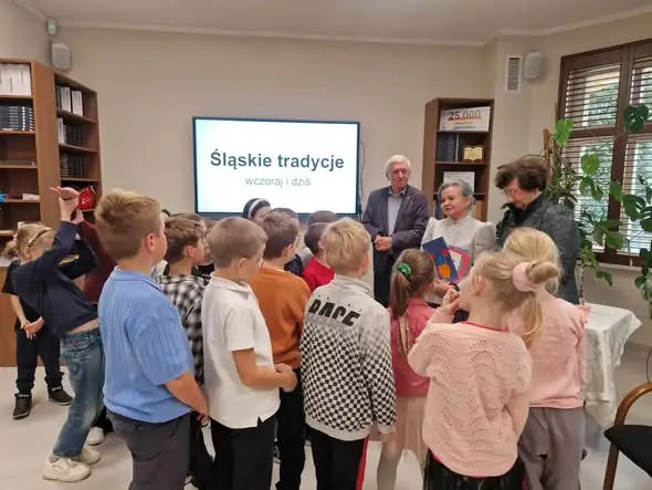 Międzypokoleniowe spotkanie w Mikołowskim Muzeum – uczniowie SP3 poznają śląskie tradycje