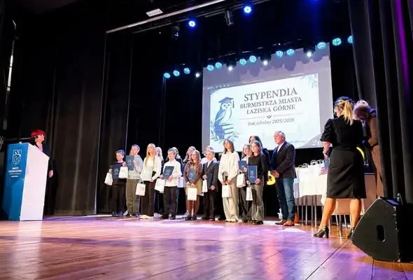 Stypendia Burmistrza Łazisk Górnych wręczone – wśród nagrodzonych uczniowie naszej szkoły