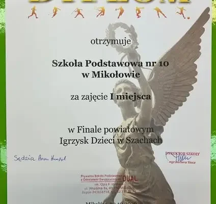 Szachiści z SP10 triumfują w powiecie i awansują do rejonu