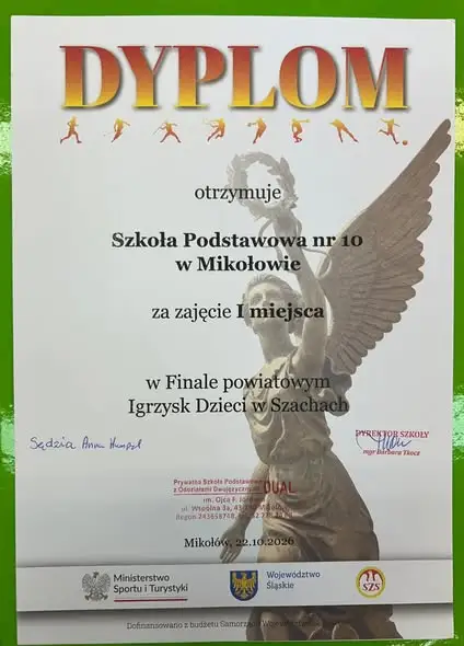 Szachiści z SP10 triumfują w powiecie i awansują do rejonu