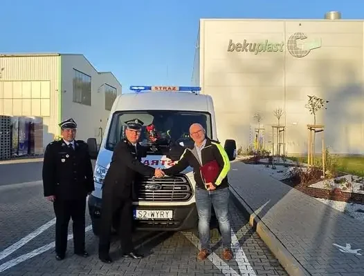 BEKUPLAST wspiera strażaków z OSP – nowe mundury i buty dla druhów