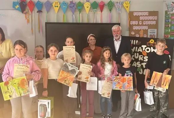 Tymoteusz z klasy 3a zdobył 3. miejsce w XVIII Powiatowym Konkursie Plastycznym „Barwy Jesieni” w Łaziskach Górnych